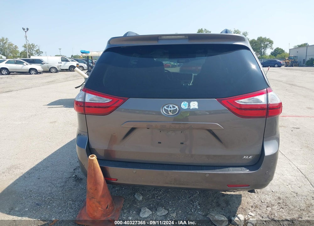 2017 TOYOTA SIENNA XLE PREMIUM 8 PASSENGER VIN: 5TDYZ3DC1HS794580