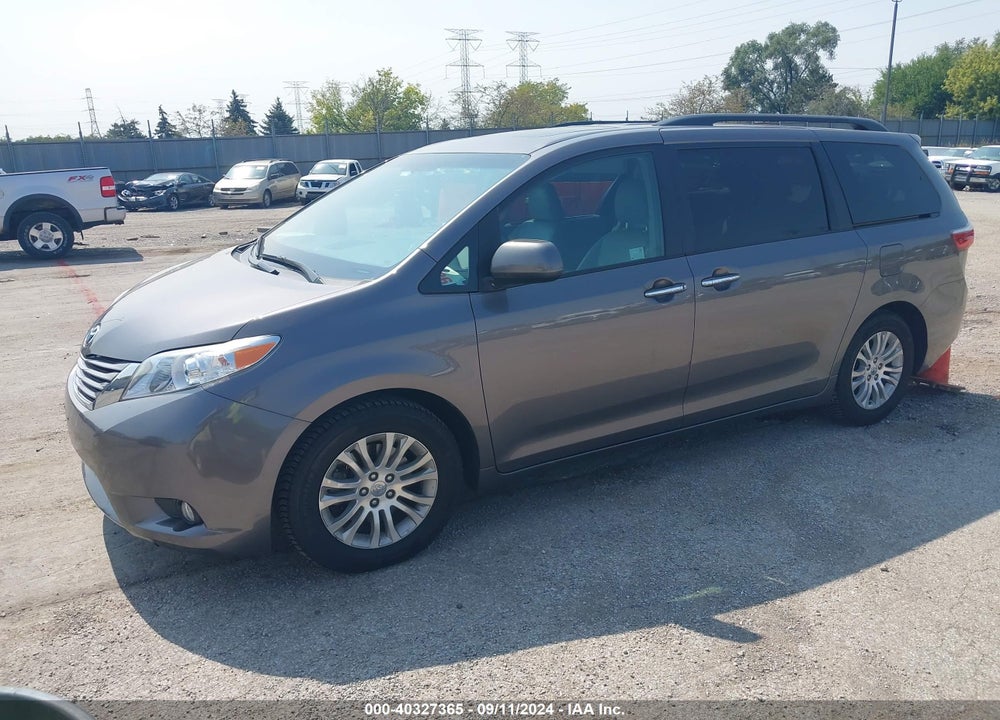 2017 TOYOTA SIENNA XLE PREMIUM 8 PASSENGER VIN: 5TDYZ3DC1HS794580