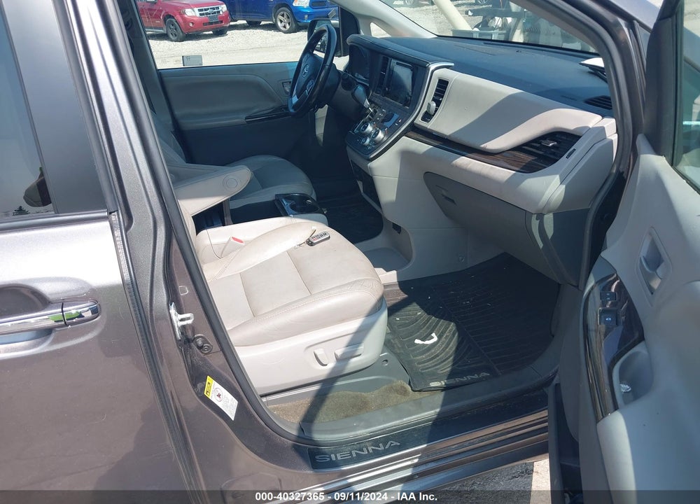 2017 TOYOTA SIENNA XLE PREMIUM 8 PASSENGER VIN: 5TDYZ3DC1HS794580