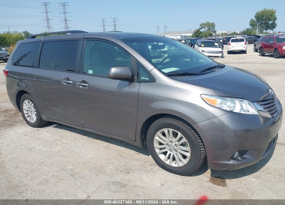 2017 TOYOTA SIENNA XLE PREMIUM 8 PASSENGER VIN: 5TDYZ3DC1HS794580