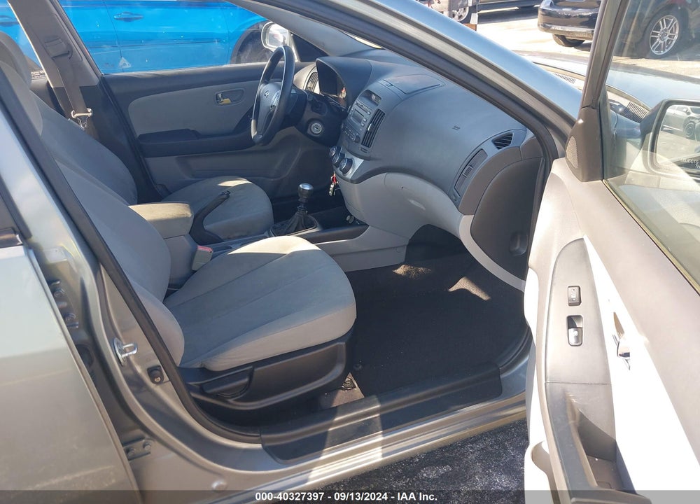 2010 HYUNDAI ELANTRA BLUE VIN: KMHDU4AD7AU837641