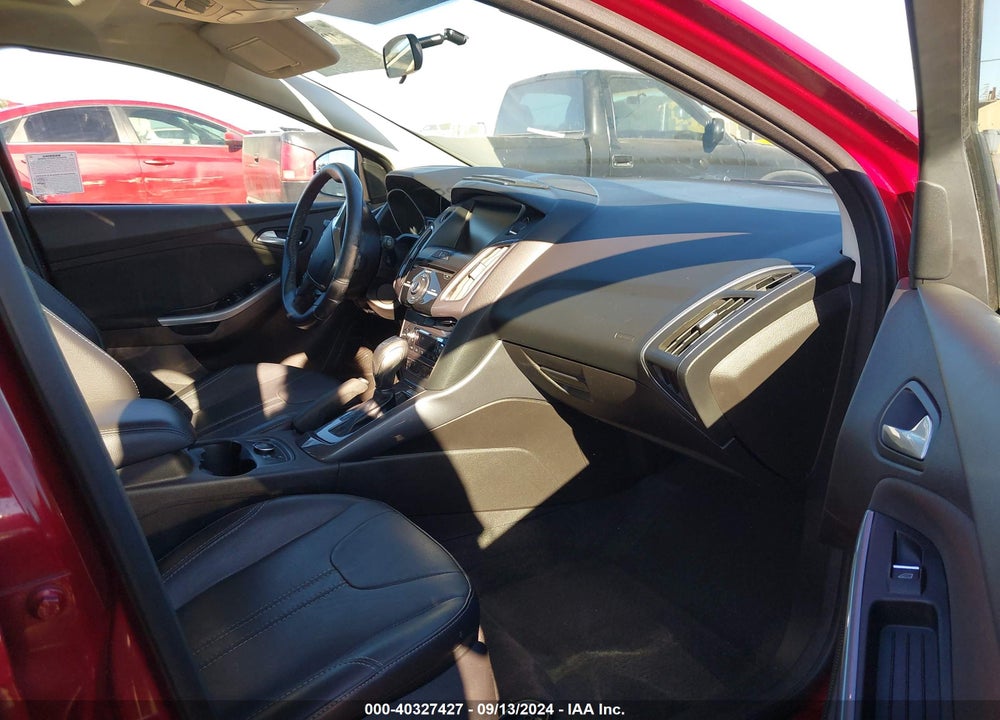 2014 FORD FOCUS TITANIUM VIN: 1FADP3N25EL230508