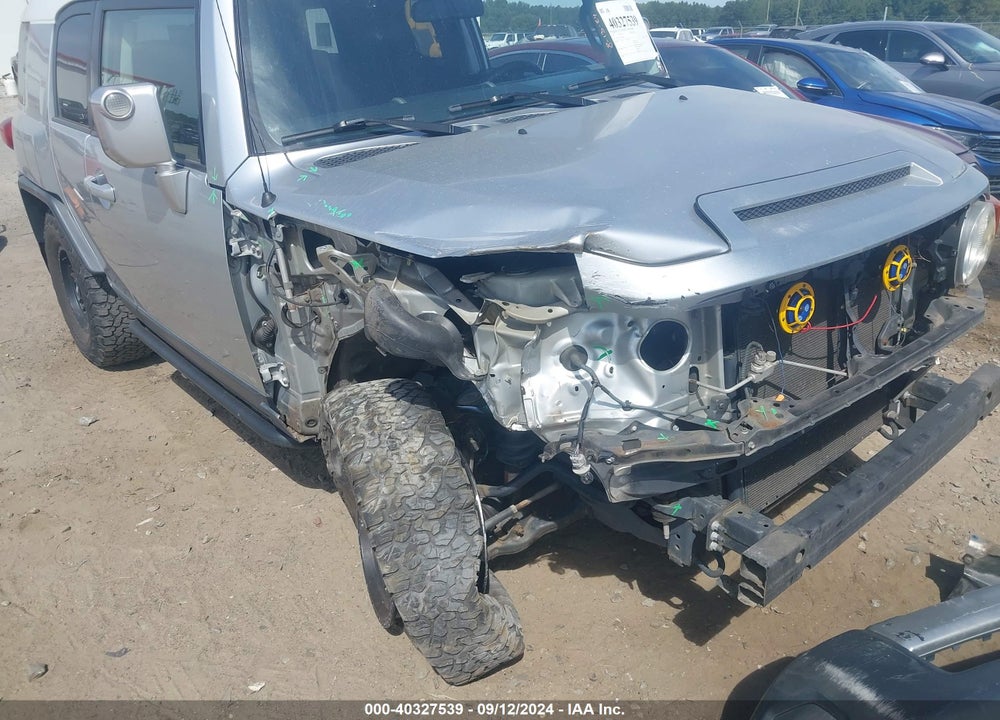 2007 TOYOTA FJ CRUISER VIN: JTEBU11F370067221