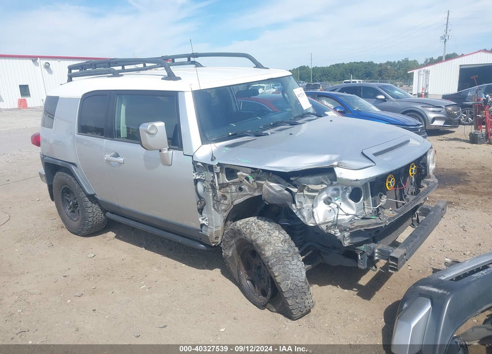 2007 TOYOTA FJ CRUISER VIN: JTEBU11F370067221