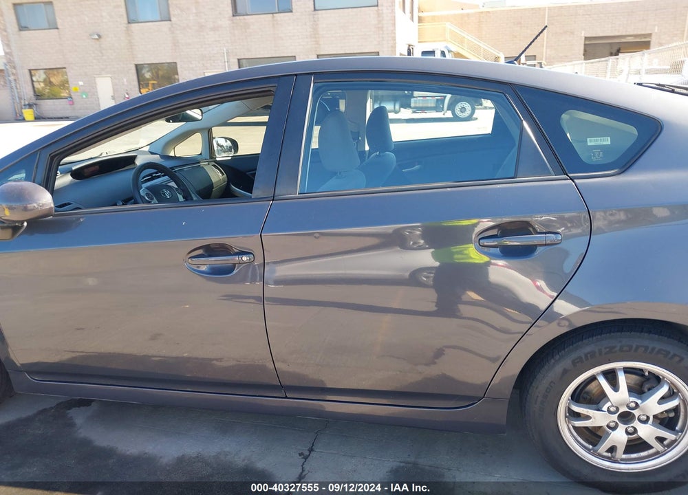2014 TOYOTA PRIUS TWO VIN: JTDKN3DUXE1776629