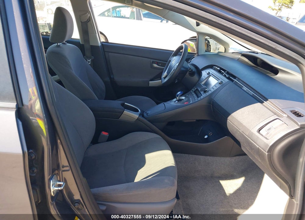 2014 TOYOTA PRIUS TWO VIN: JTDKN3DUXE1776629