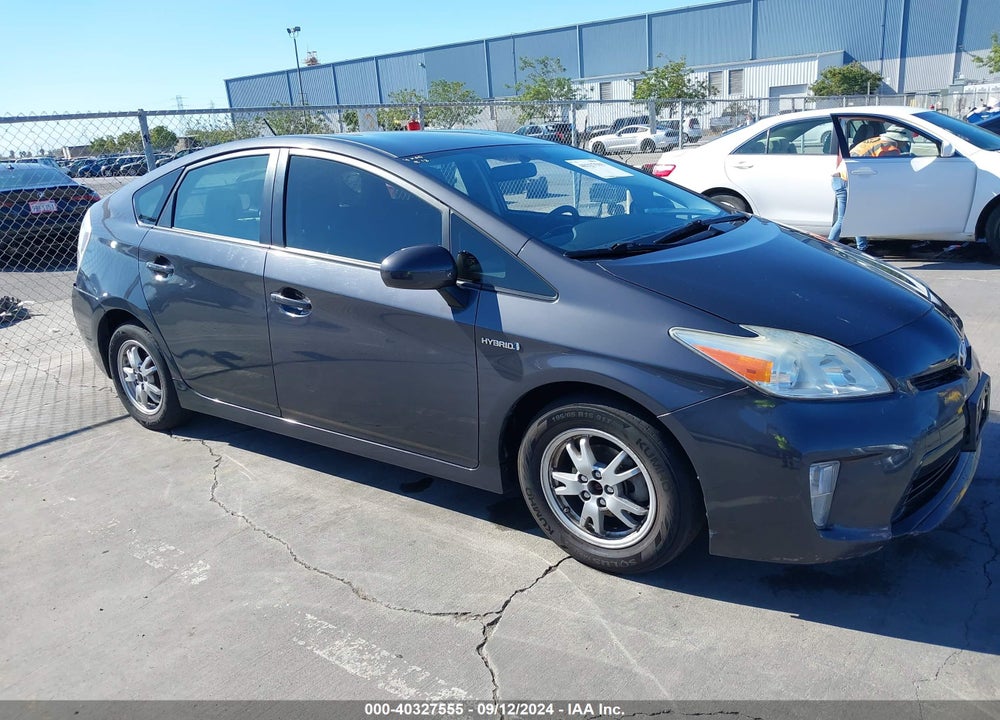 2014 TOYOTA PRIUS TWO VIN: JTDKN3DUXE1776629