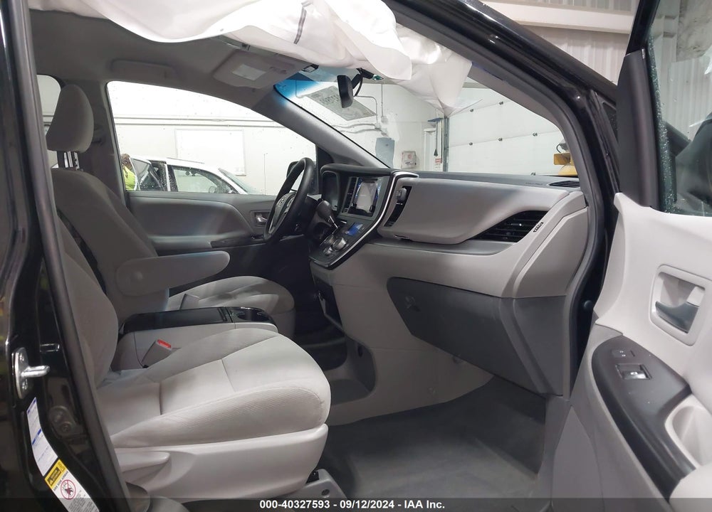 2017 TOYOTA SIENNA LE 7 PASSENGER VIN: 5TDJZ3DC3HS170863