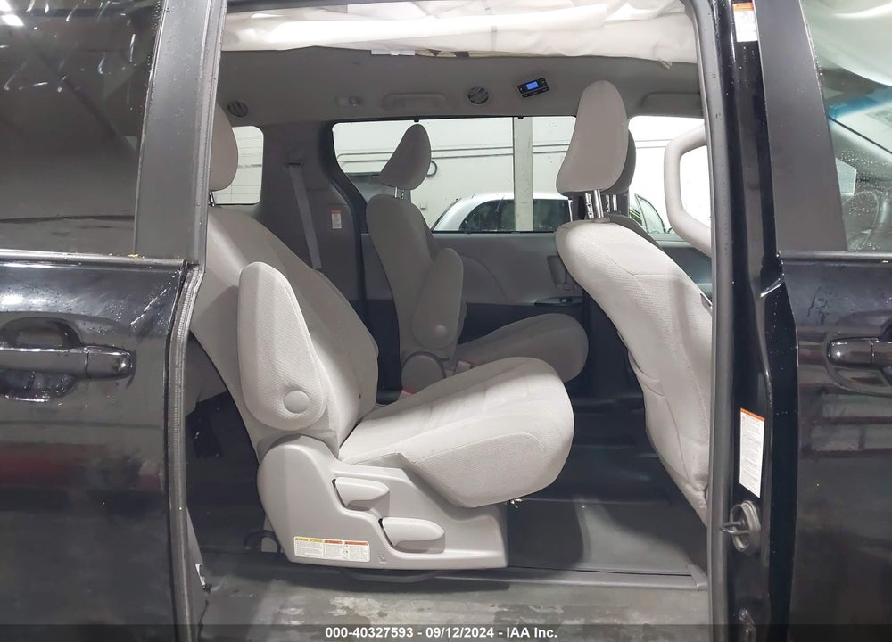 2017 TOYOTA SIENNA LE 7 PASSENGER VIN: 5TDJZ3DC3HS170863
