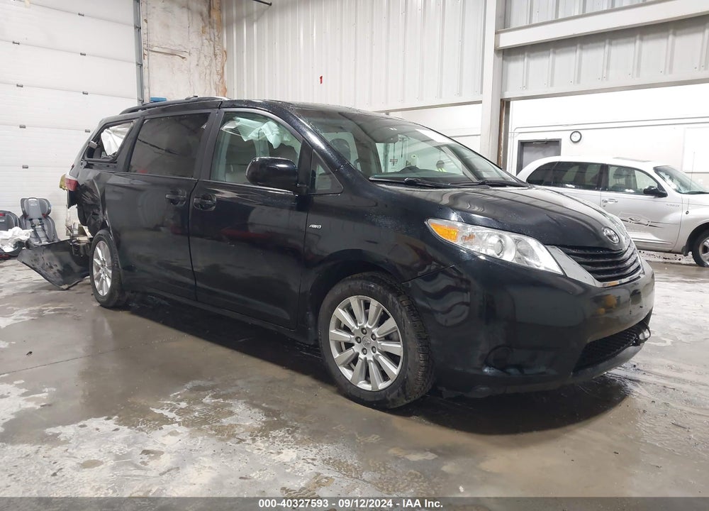 2017 TOYOTA SIENNA LE 7 PASSENGER VIN: 5TDJZ3DC3HS170863