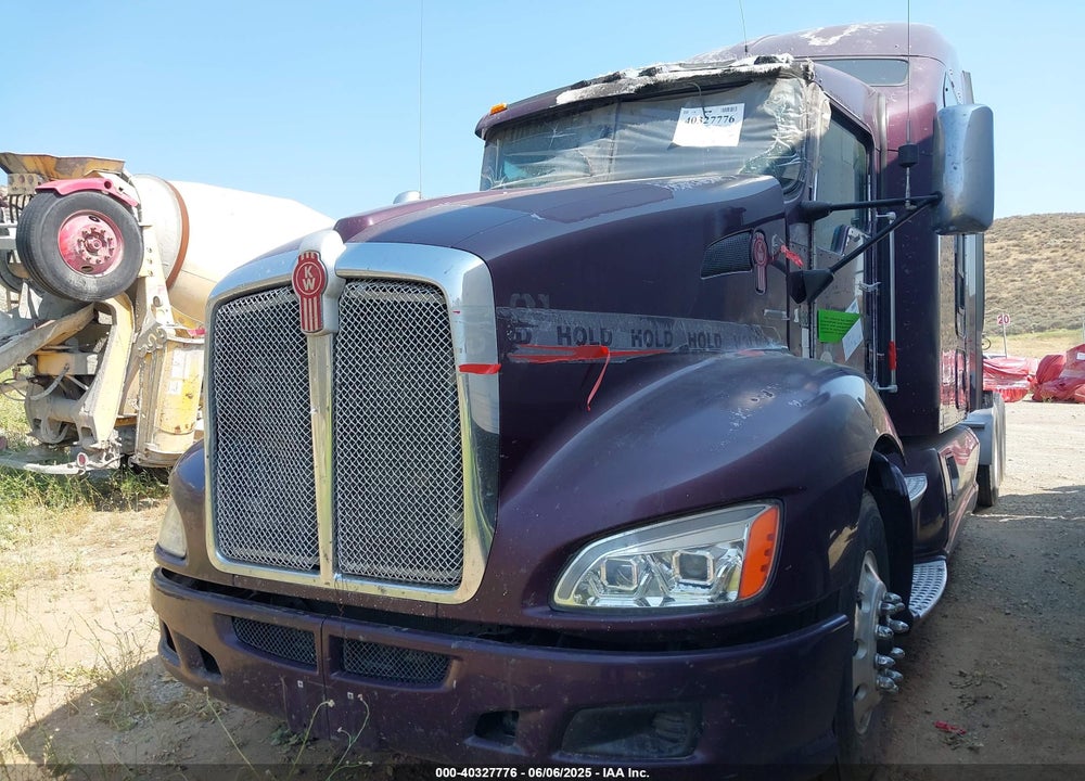 2011 KENWORTH T660 T660 VIN: 1XKADP9X9BJ295103