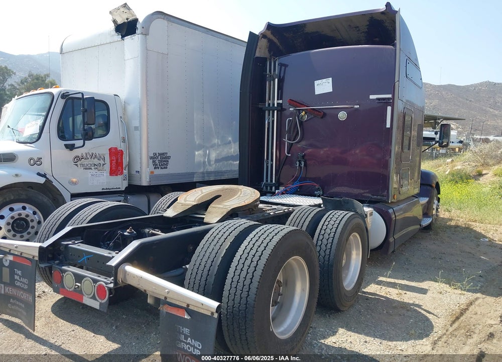 2011 KENWORTH T660 T660 VIN: 1XKADP9X9BJ295103