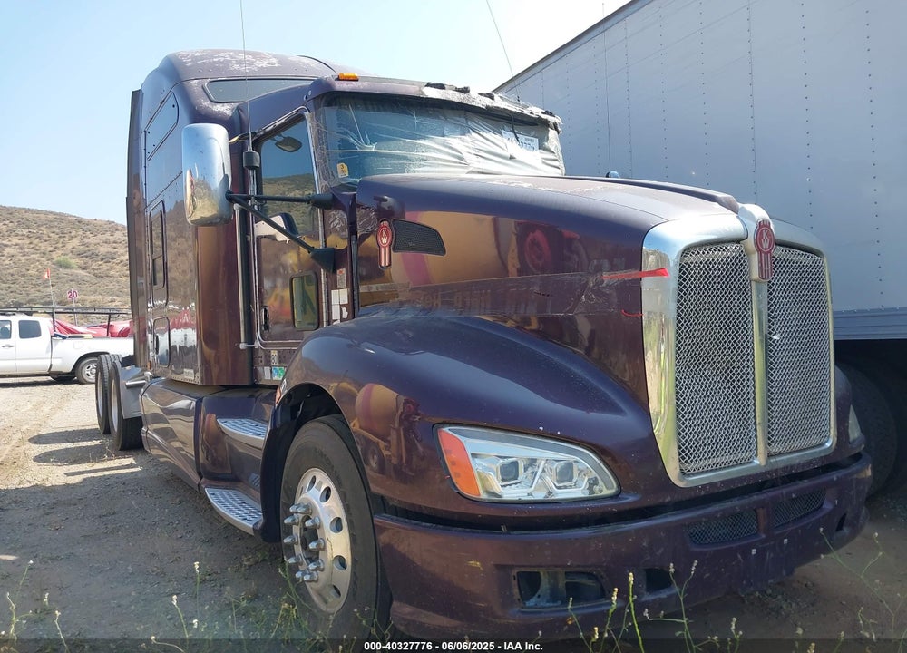 2011 KENWORTH T660 T660 VIN: 1XKADP9X9BJ295103