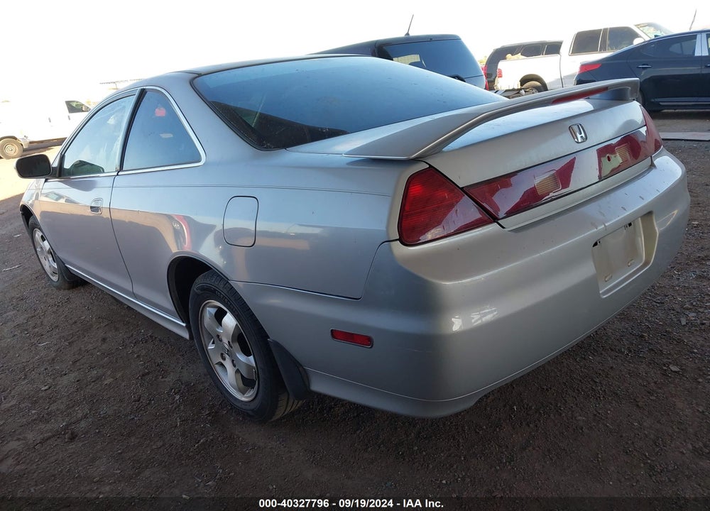2001 HONDA ACCORD 2.3 EX VIN: 1HGCG32501A033130