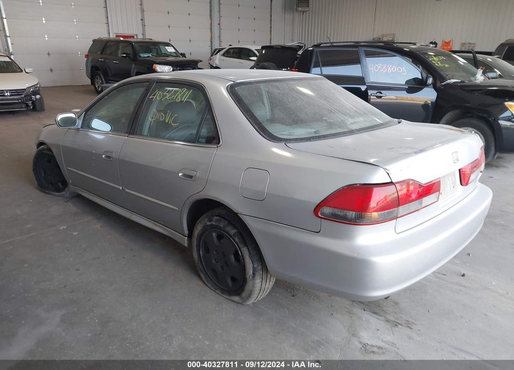 2002 HONDA ACCORD 3.0 EX VIN: 1HGCG16582A065470