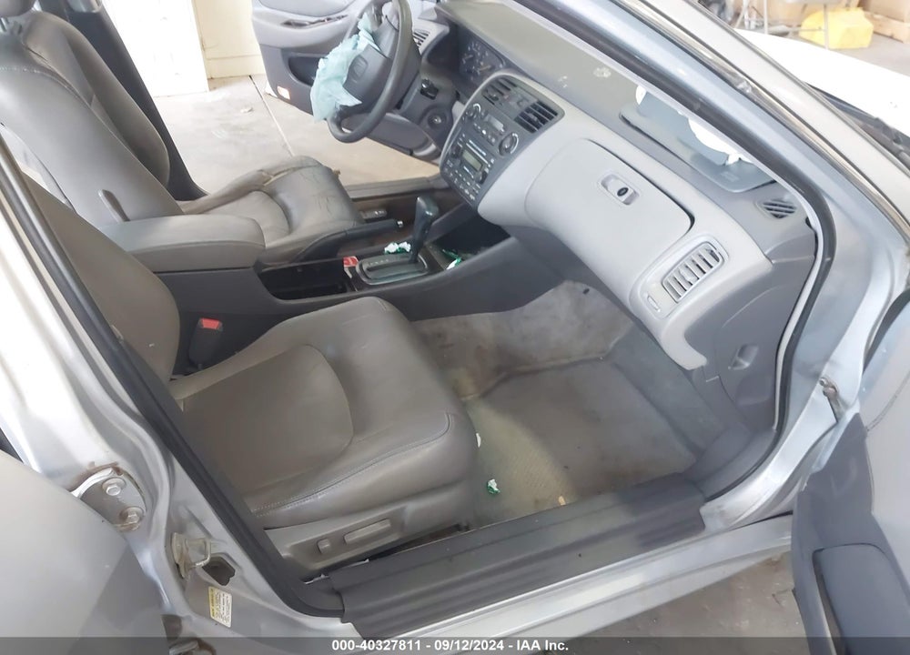 2002 HONDA ACCORD 3.0 EX VIN: 1HGCG16582A065470