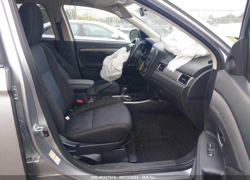 2018 MITSUBISHI OUTLANDER SE VIN: JA4AD3A36JJ002439