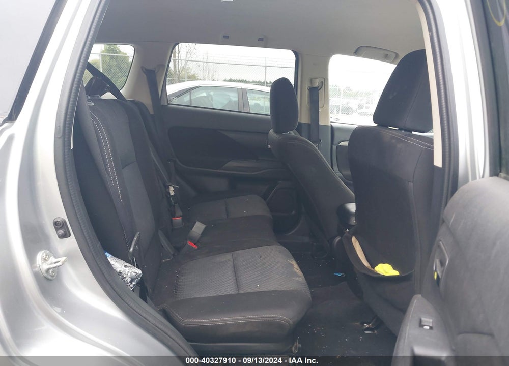 2018 MITSUBISHI OUTLANDER SE VIN: JA4AD3A36JJ002439