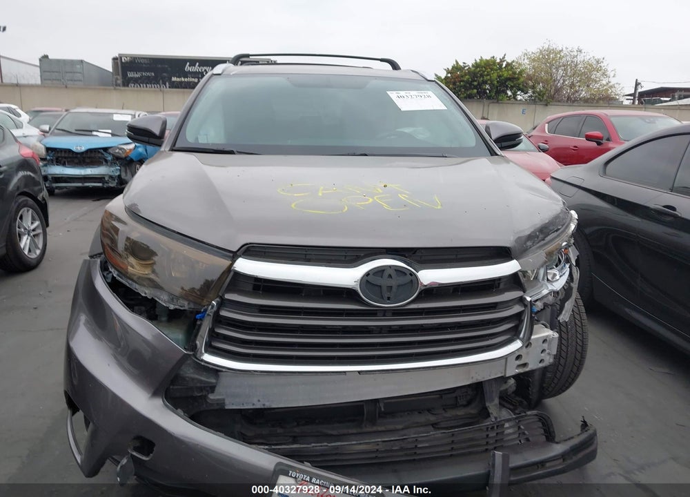 2015 TOYOTA HIGHLANDER XLE V6 VIN: 5TDKKRFH4FS111029