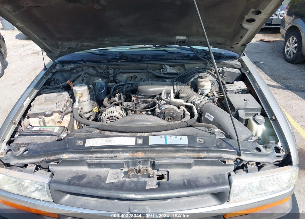 2002 CHEVROLET S-10 LS VIN: 1GCCT19W428155138