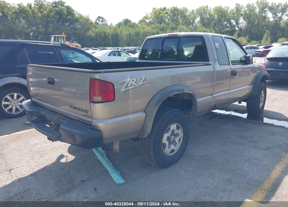 2002 CHEVROLET S-10 LS VIN: 1GCCT19W428155138