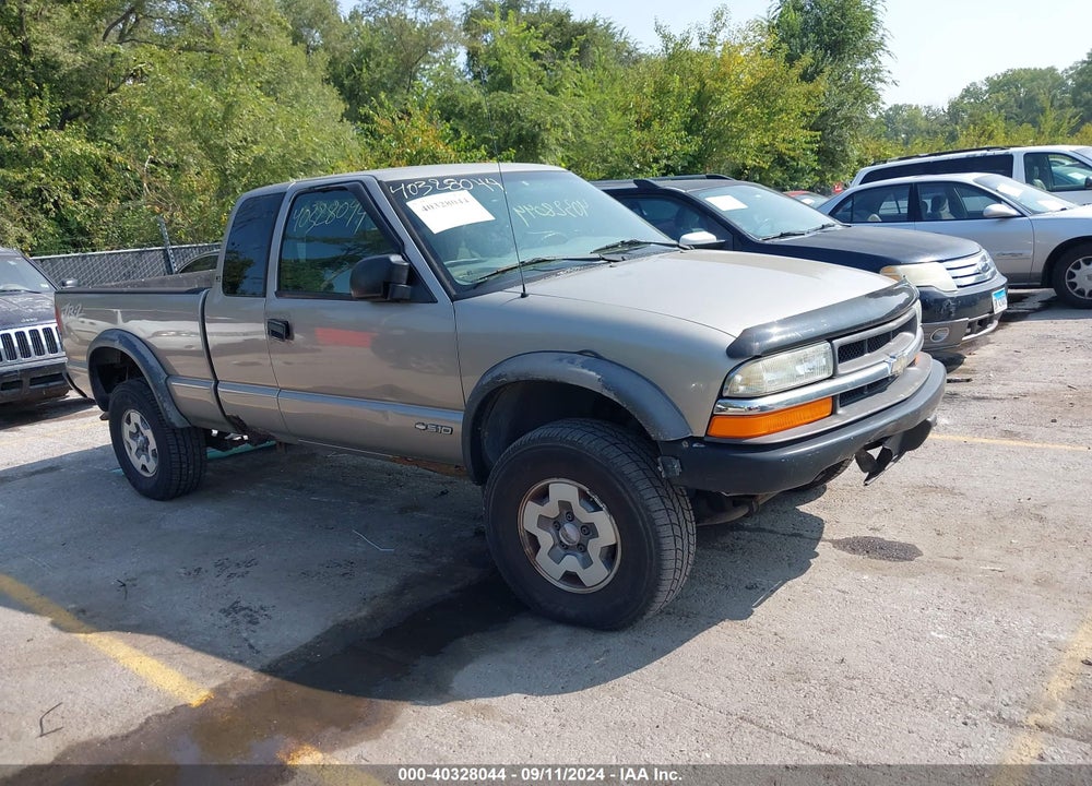 2002 CHEVROLET S-10 LS VIN: 1GCCT19W428155138