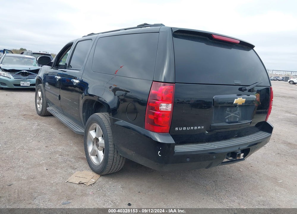 2013 CHEVROLET SUBURBAN 1500 LT VIN: 1GNSCJE04DR136767