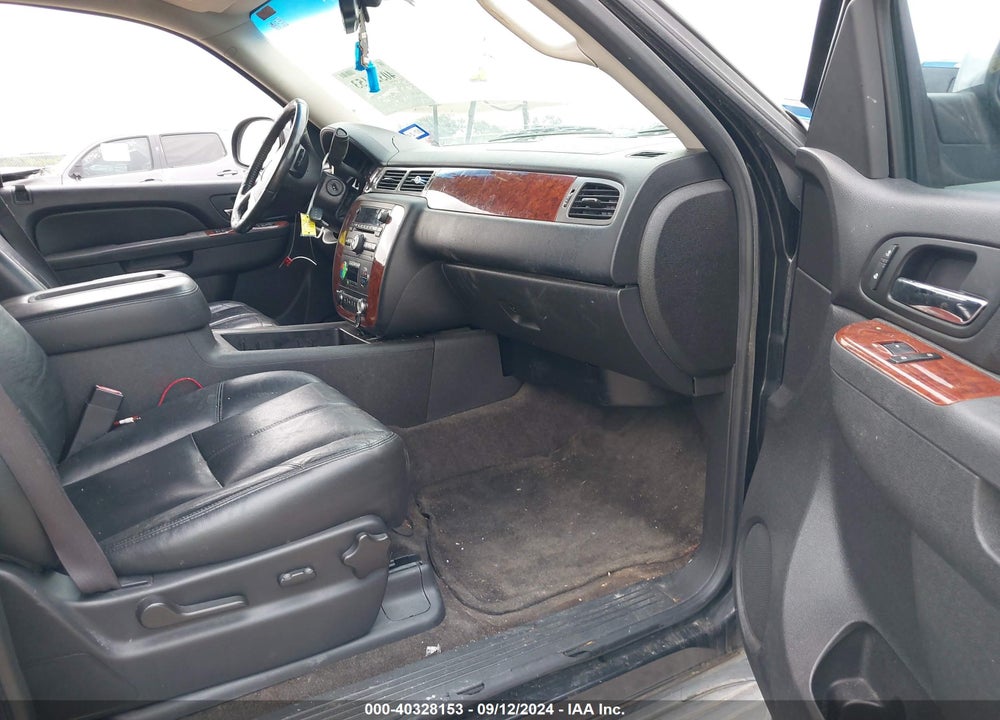 2013 CHEVROLET SUBURBAN 1500 LT VIN: 1GNSCJE04DR136767