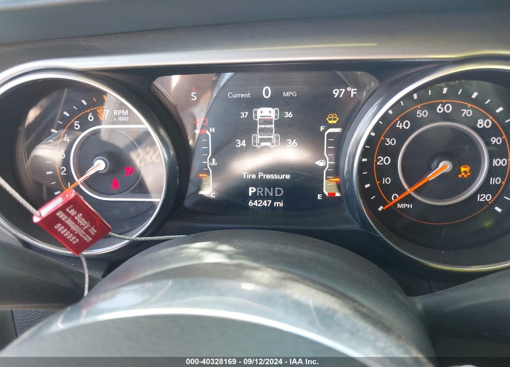 2019 JEEP WRANGLER UNLIMITED SAHARA 4X4 VIN: 1C4HJXEG9KW552479