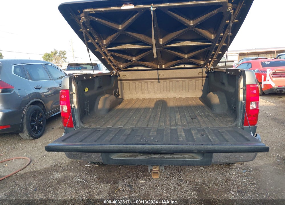 2011 CHEVROLET SILVERADO 1500 LT VIN: 1GCRCSE08BZ244271