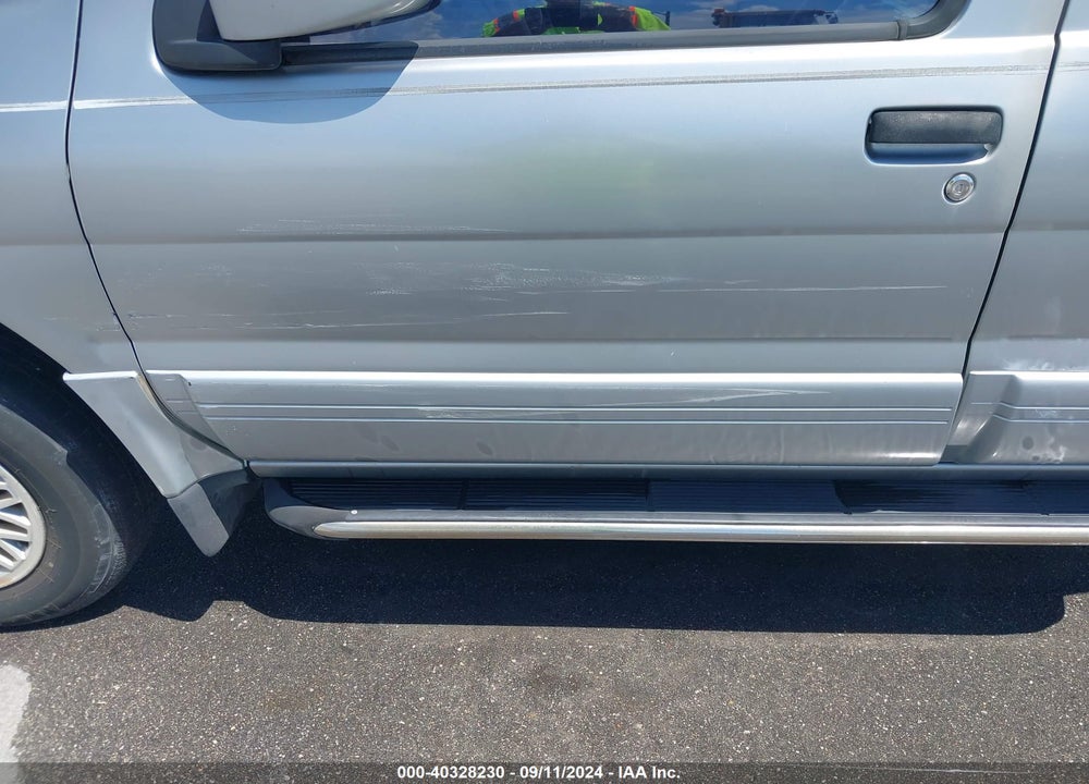 1998 NISSAN PATHFINDER VIN: JN8AR05S9WW267135