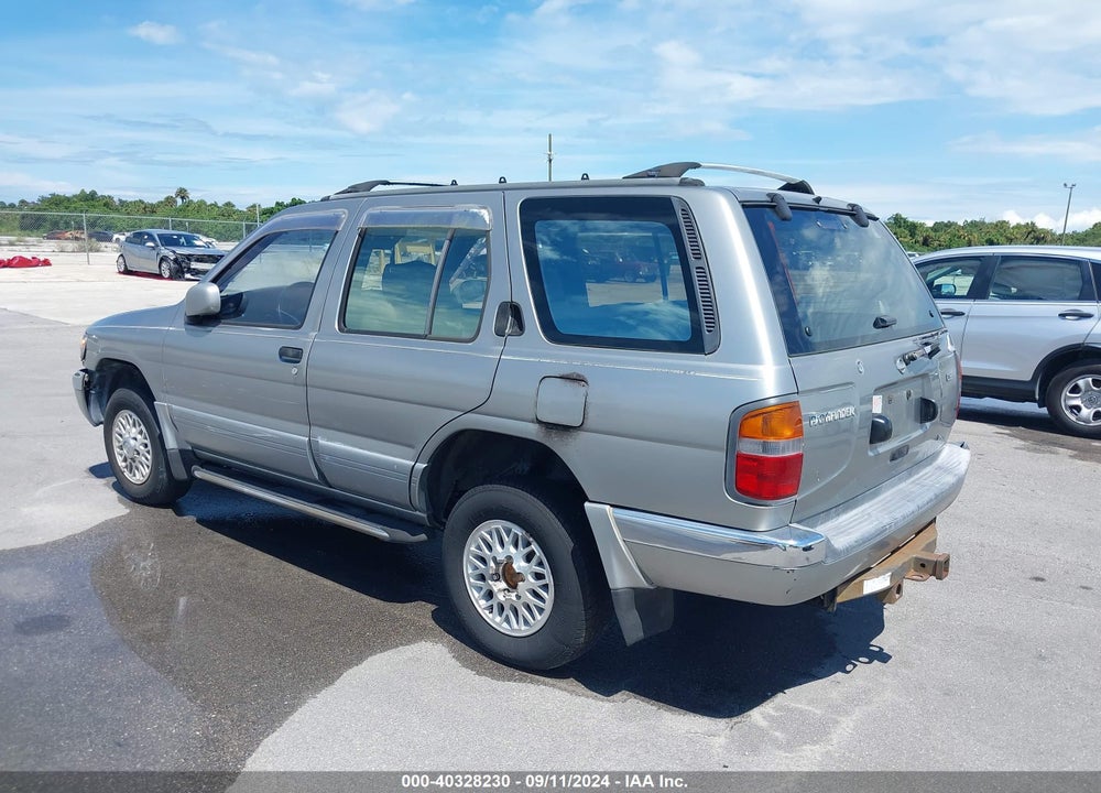 1998 NISSAN PATHFINDER VIN: JN8AR05S9WW267135
