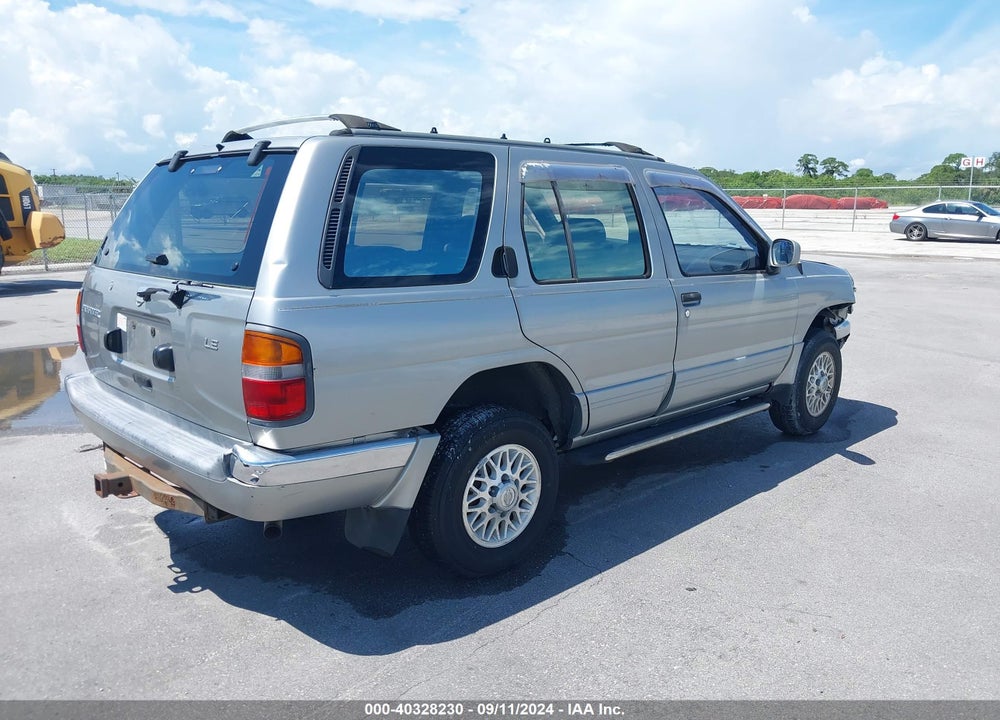 1998 NISSAN PATHFINDER VIN: JN8AR05S9WW267135