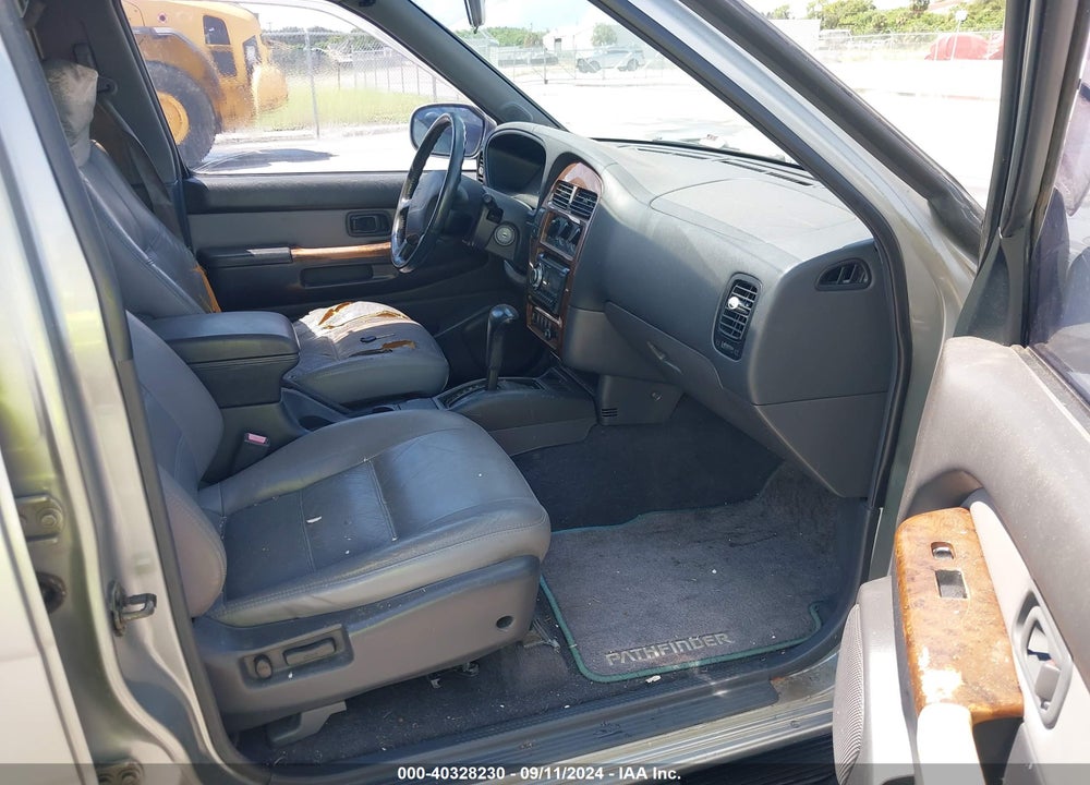 1998 NISSAN PATHFINDER VIN: JN8AR05S9WW267135