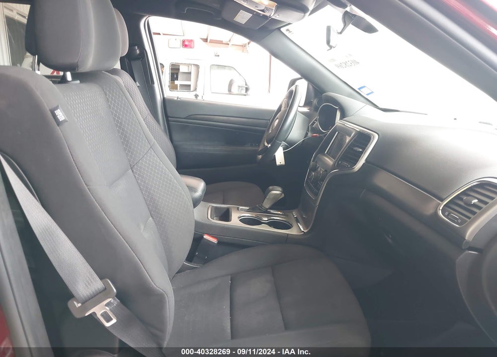 2018 JEEP GRAND CHEROKEE LAREDO E 4X2 VIN: 1C4RJEAG5JC392518