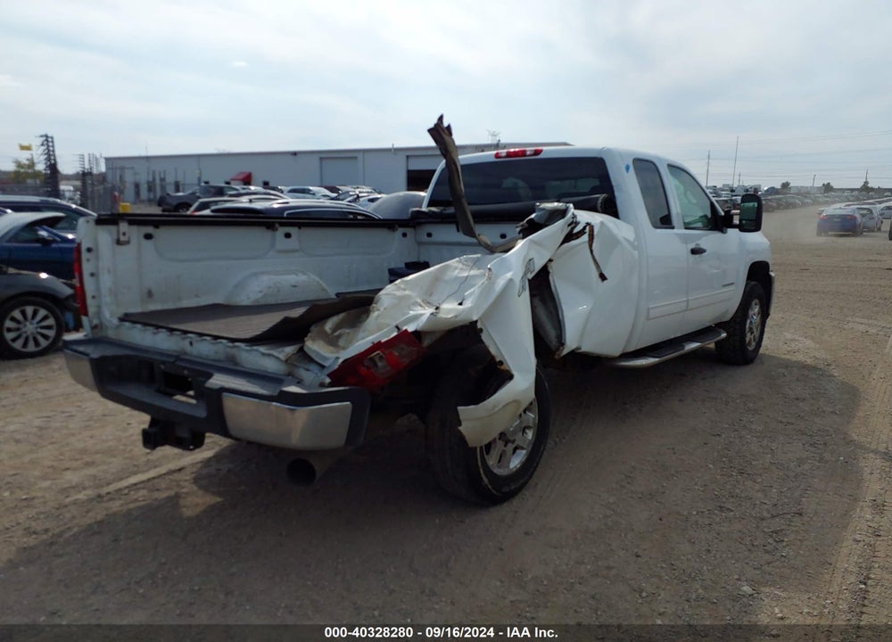 2011 CHEVROLET SILVERADO 2500HD LT VIN: 1GC2KXC80BZ153831