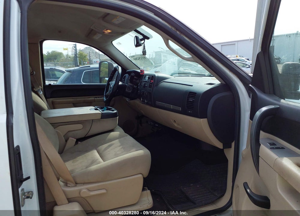 2011 CHEVROLET SILVERADO 2500HD LT VIN: 1GC2KXC80BZ153831