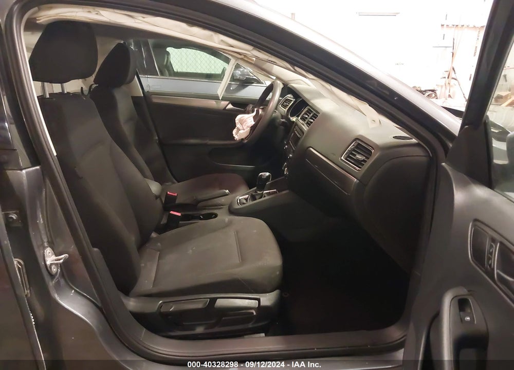2015 VOLKSWAGEN JETTA 2.0L TDI S VIN: 3VWLA7AJ4FM261936