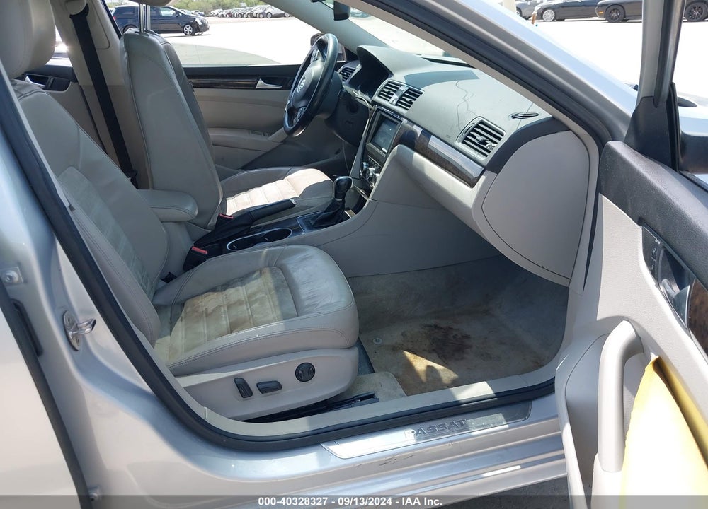 2015 VOLKSWAGEN PASSAT VIN: 1VWCV7A33FC041596