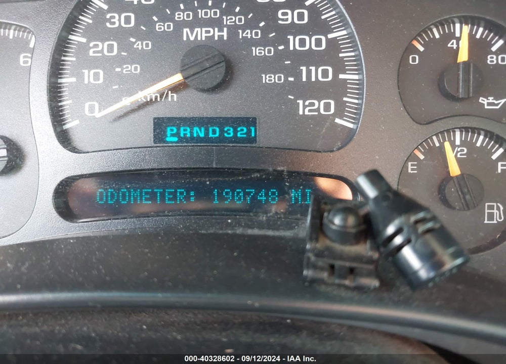 2005 CHEVROLET TAHOE LS/LT/Z71 VIN: 1GNEC13T15R236191