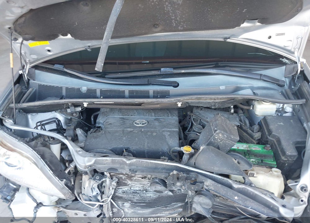 2014 TOYOTA SIENNA XLE V6 8 PASSENGER VIN: 5TDYK3DC3ES431858
