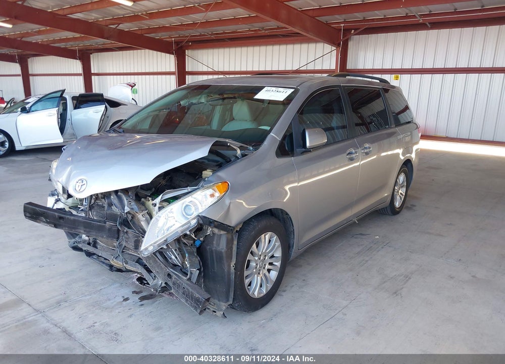 2014 TOYOTA SIENNA XLE V6 8 PASSENGER VIN: 5TDYK3DC3ES431858