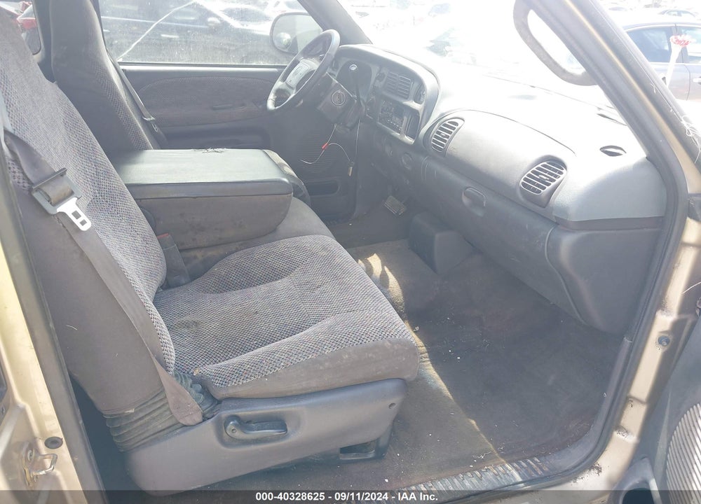 2001 DODGE RAM 1500 ST VIN: 3B7HC13Z11M581615