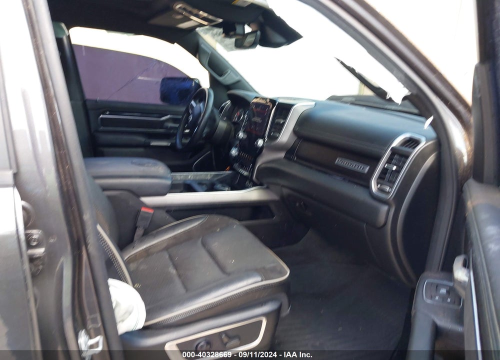 2021 RAM 1500 LAIE  4X4 5'7 BOX VIN: 1C6SRFJTXMN810312