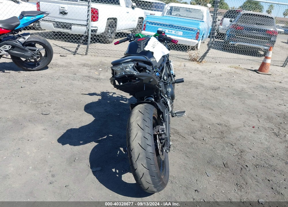 2023 KAWASAKI EX650 R VIN: ML5EXER1XPDAB1075