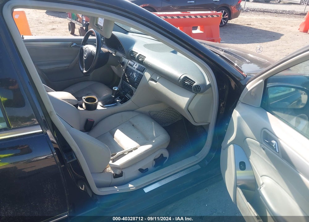 2006 MERCEDES-BENZ C 230 SPORT VIN: WDBRF52H56A911111