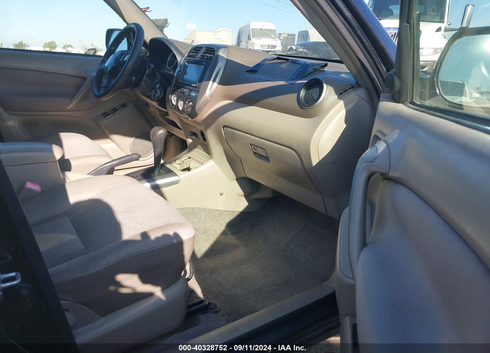 2004 TOYOTA RAV4 VIN: JTEGD20V140014002