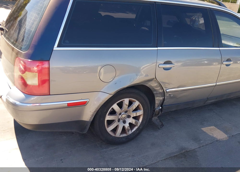 2001 VOLKSWAGEN PASSAT GLS VIN: WVWVD63B11E260048