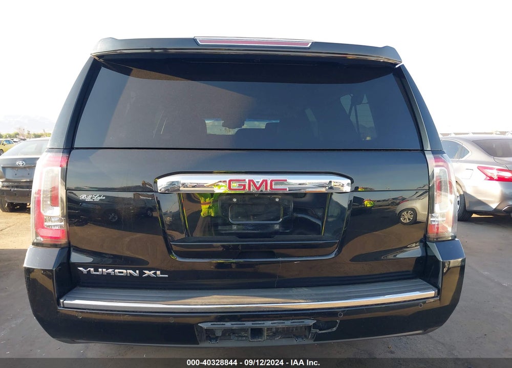 2020 GMC YUKON XL 4WD DENALI VIN: 1GKS2HKJ4LR249980