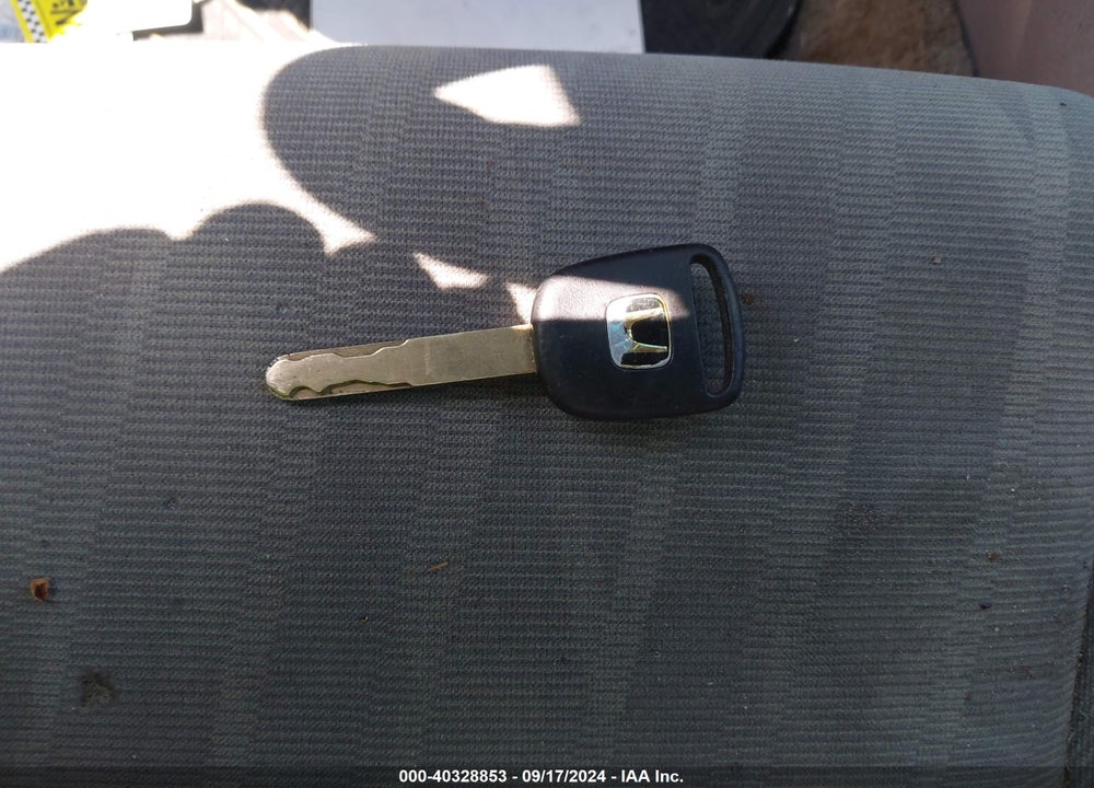 2004 HONDA CIVIC LX VIN: 2HGES16534H633958